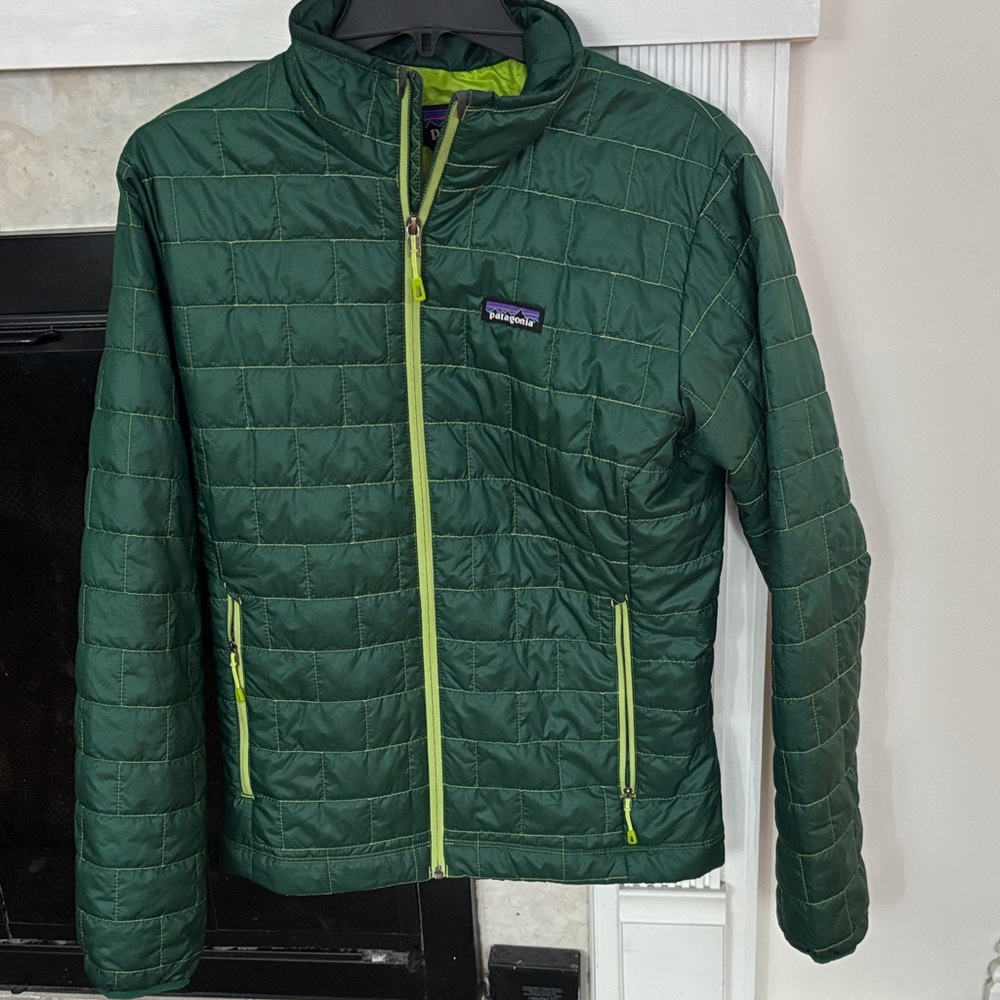 Men’s Patagonia Forest Green quilted Insulated Jacket Size S